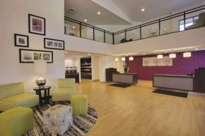 Гостиница La Quinta by Wyndham Detroit Metro Airport  Ромалас